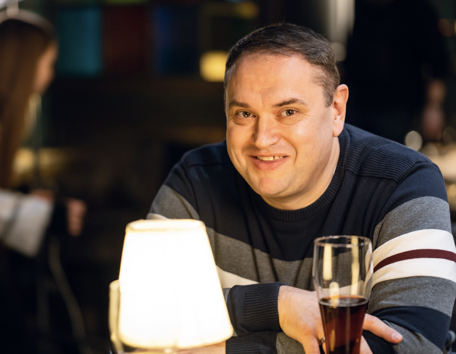 Рушниця і навіть банан: які новорічні подарунки назавжди запам'яталися відомим артистам